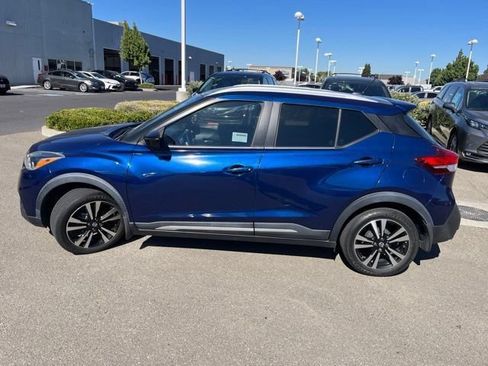 Used 2019 Nissan Kicks SR w/ SR Premium Package FWD image 8