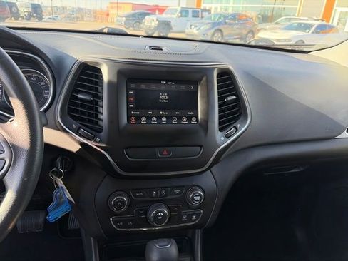 Used 2020 Jeep Cherokee Latitude image 30