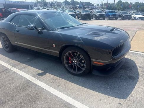 Used 2022 Dodge Challenger R/T Scat Pack w/ Plus Package RWD image 2