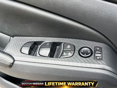 Used 2024 Nissan Altima 2.5 SV w/ SV Premium Package FWD image 12