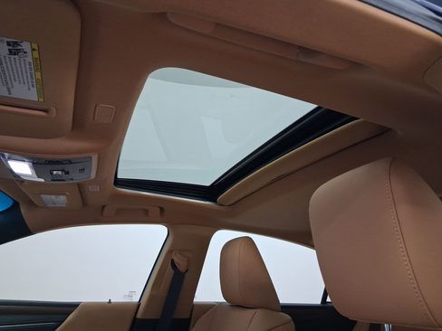 Certified 2025 Lexus ES 350 w/ Premium Package image 14