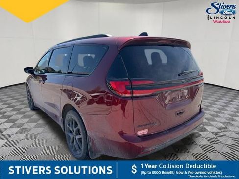 Used 2023 Chrysler Pacifica Touring-L w/ Uconnect Theater Family Group AWD/4WD image 10