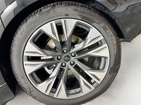 New 2026 Audi Q8 Premium Plus image 31