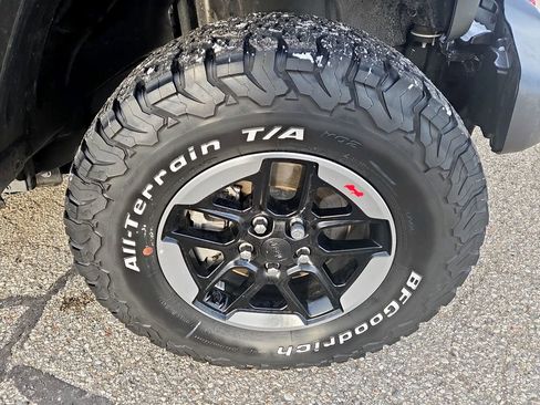 Used 2021 Jeep Wrangler Unlimited Rubicon image 37