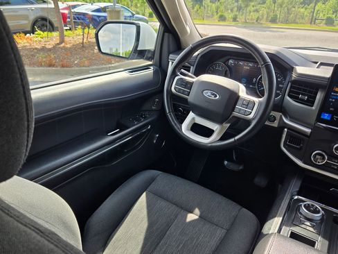 Used 2024 Ford Expedition Max XLT RWD image 9
