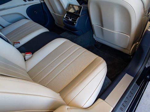 New 2026 Bentley Flying Spur V8 AWD/4WD image 30