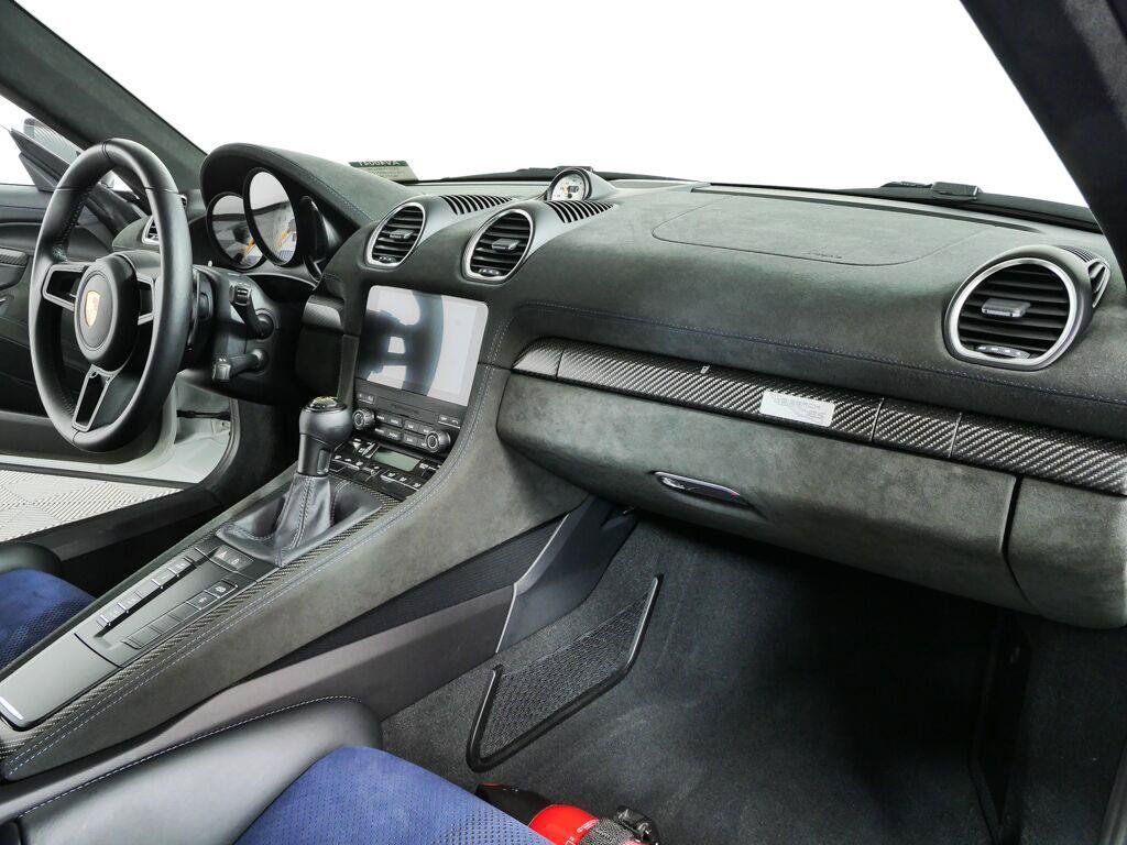 Certified 2025 Porsche 718 Cayman GT4 RS RWD image 21