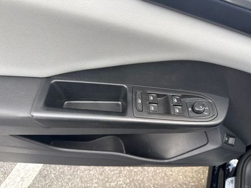 Certified 2023 Volkswagen Taos SE w/ Panoramic Sunroof Package FWD image 19