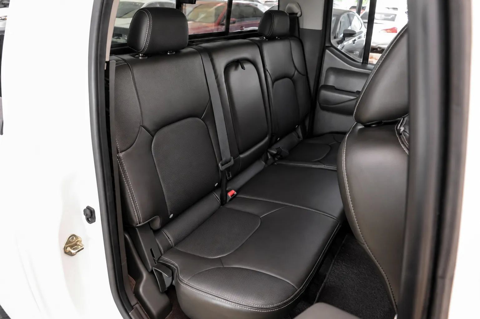 Used 2016 Nissan Frontier PRO-4X w/ Pro-4x Luxury Package AWD/4WD image 39