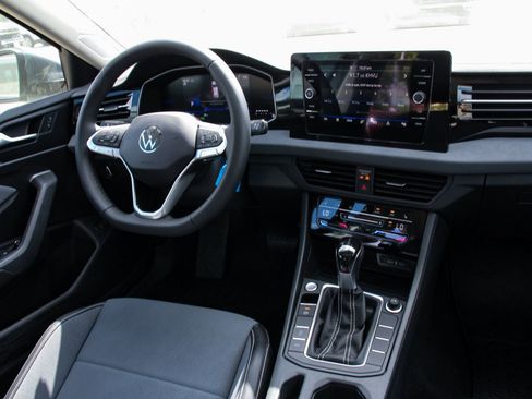New 2026 Volkswagen Jetta SE FWD image 22