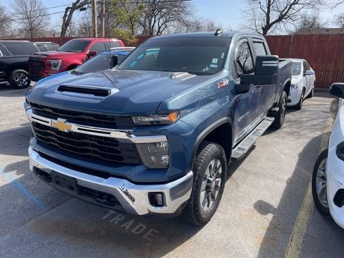 Used 2024 Chevrolet Silverado 2500 LT w/ All Star Edition image 2