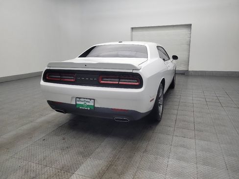 Used 2019 Dodge Challenger SXT RWD image 9