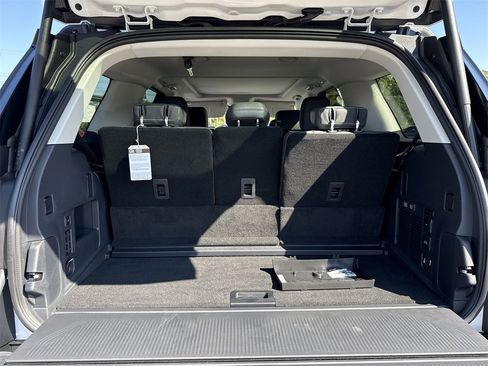 New 2025 Ford Expedition Active image 49