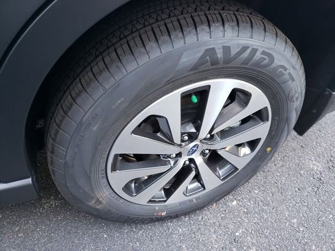 Used 2025 Subaru Outback Premium w/ Popular Package #1A image 18