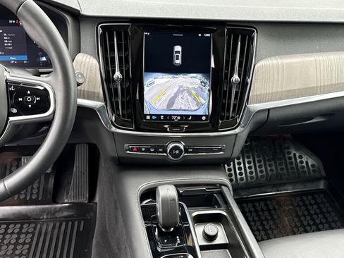 Certified 2023 Volvo V90 B6 Cross Country Plus w/ Climate Package image 20