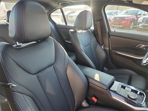Used 2023 BMW 330i xDrive Sedan w/ Premium Package image 32