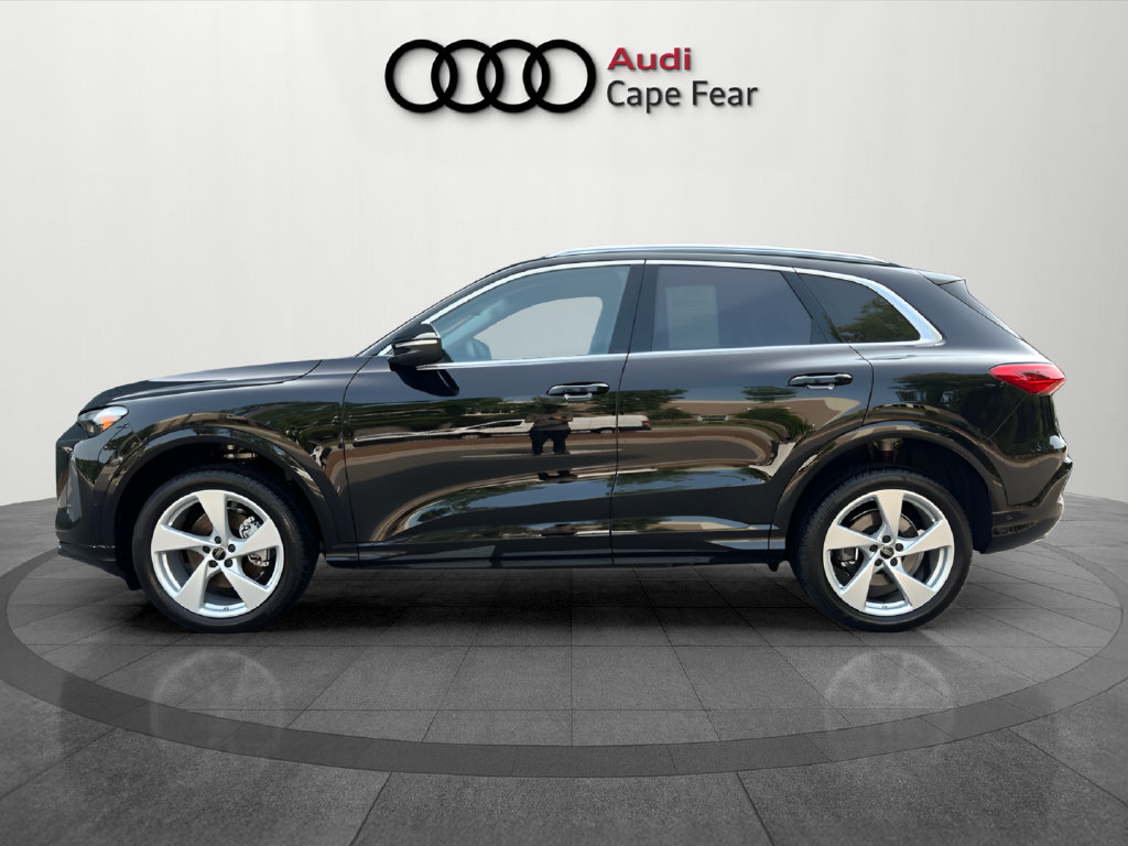 Used 2025 Audi Q5 Premium Plus AWD/4WD image 2