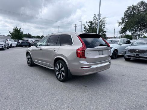 Certified 2023 Volvo XC90 T8 Ultimate w/ Lounge Package AWD/4WD image 4