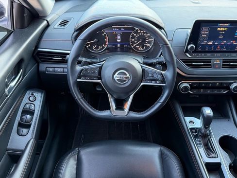 Used 2020 Nissan Altima 2.5 SR w/ Premium Package image 7