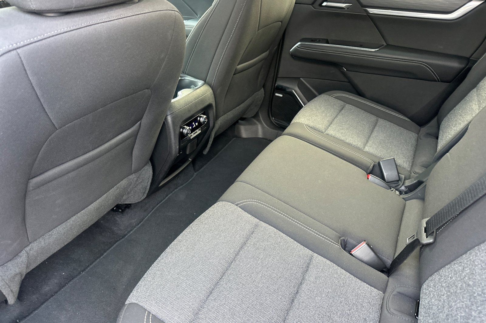 Used 2026 GMC Acadia Elevation FWD image 14