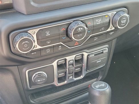 Used 2020 Jeep Wrangler Unlimited Sport image 24