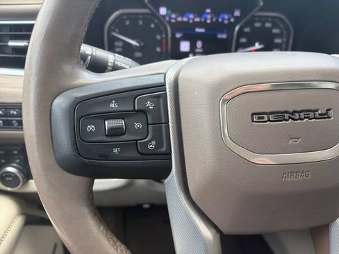 Used 2021 GMC Yukon Denali AWD/4WD image 6