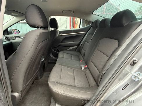 Used 2019 Hyundai Elantra SE w/ Cargo Package FWD image 13