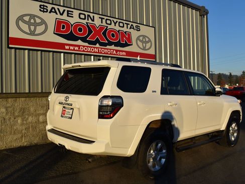 Certified 2019 Toyota 4Runner SR5 Premium image 5