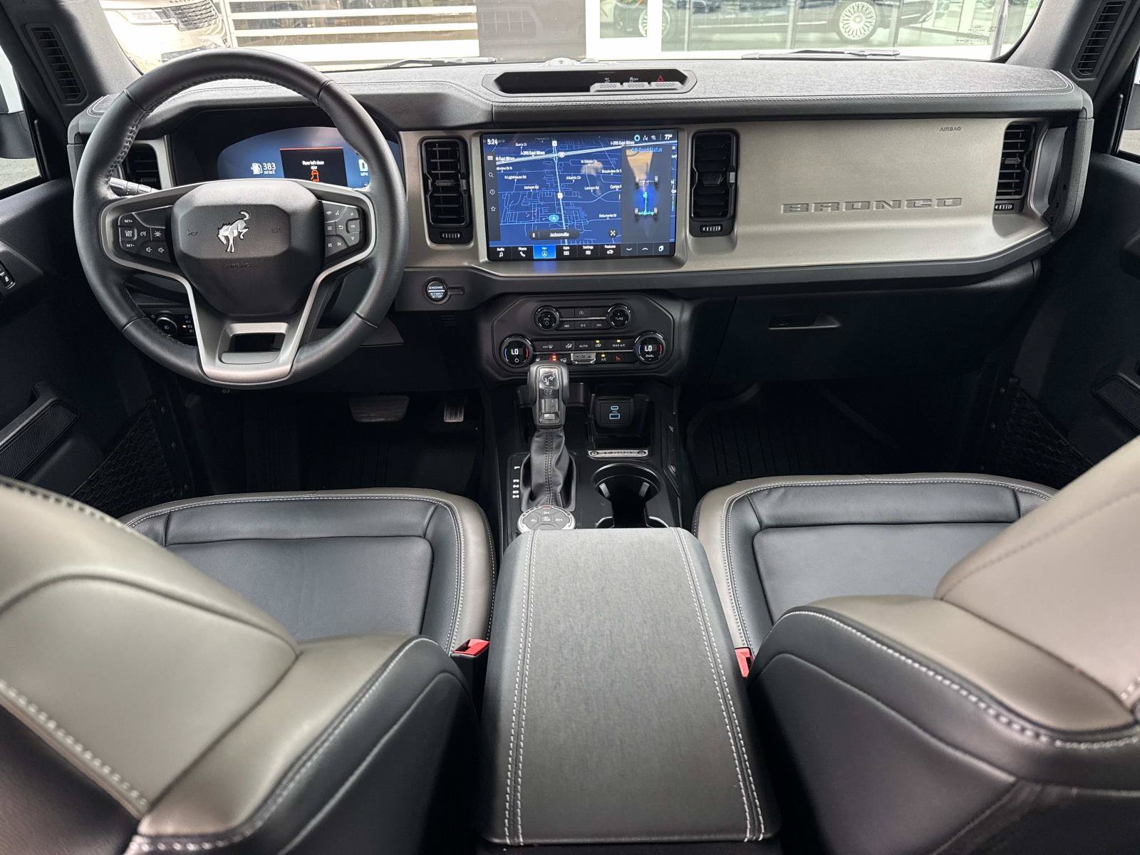 Used 2025 Ford Bronco Outer Banks AWD/4WD image 15