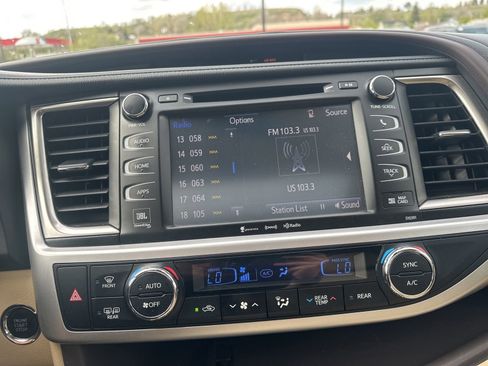 Used 2019 Toyota Highlander Limited Platinum AWD/4WD image 59