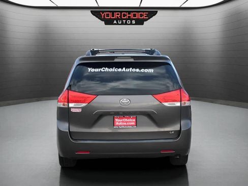 Used 2012 Toyota Sienna LE w/ Towing Pkg FWD image 7