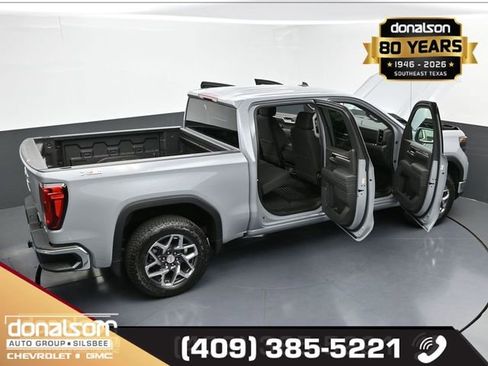 Used 2025 GMC Sierra 1500 SLE w/ X31 Off-Road Package AWD/4WD image 25