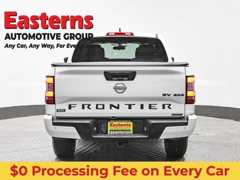 Used 2023 Nissan Frontier SV w/ Midnight Edition Package AWD/4WD image 6