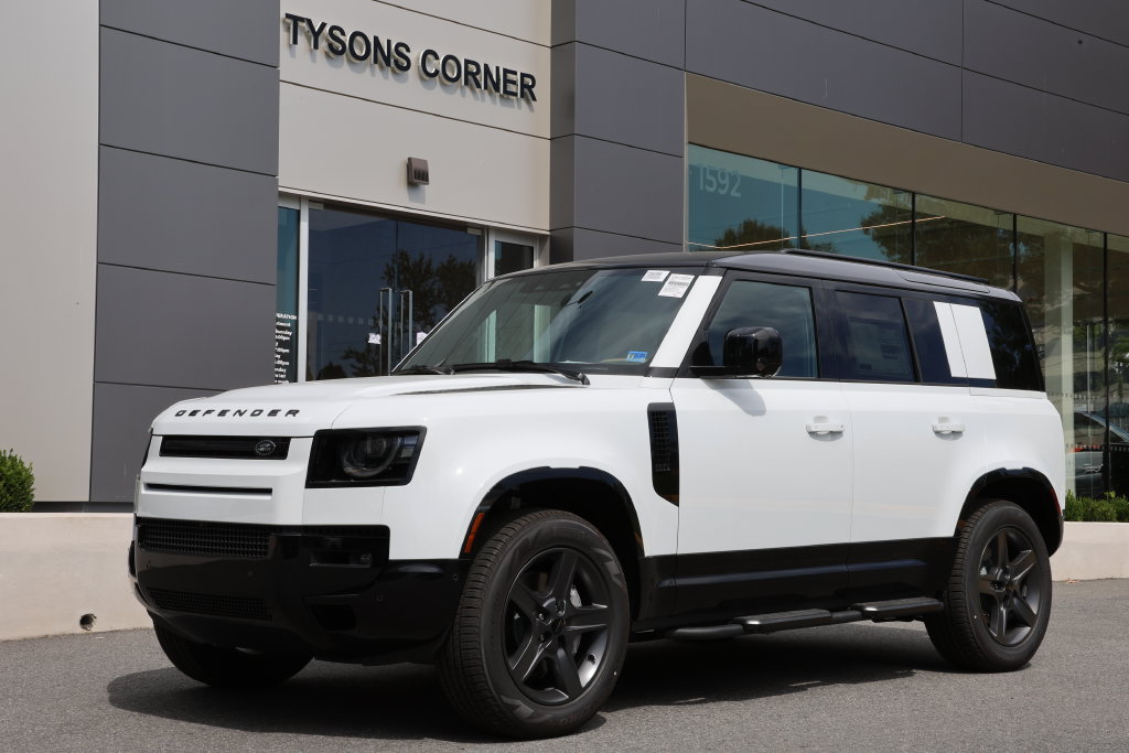 New 2026 Land Rover Defender 110 X-Dynamic SE AWD/4WD image 1