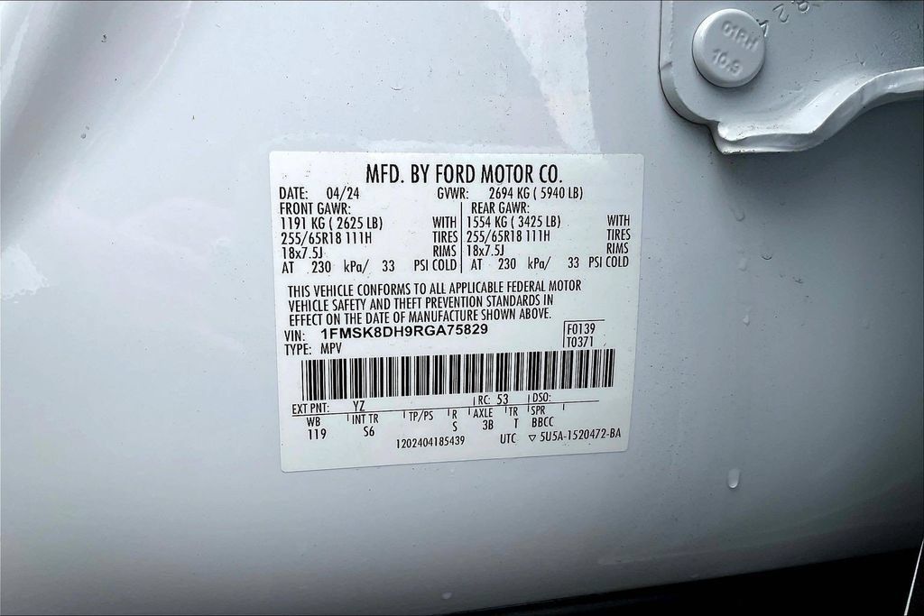 Used 2024 Ford Explorer XLT w/ Equipment Group 202A AWD/4WD image 22