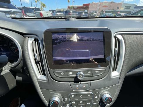 Used 2022 Chevrolet Malibu LT FWD image 22