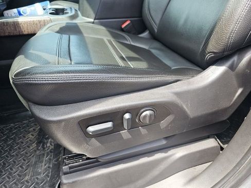 Used 2022 GMC Sierra 1500 Denali w/ Denali Premium Package image 17