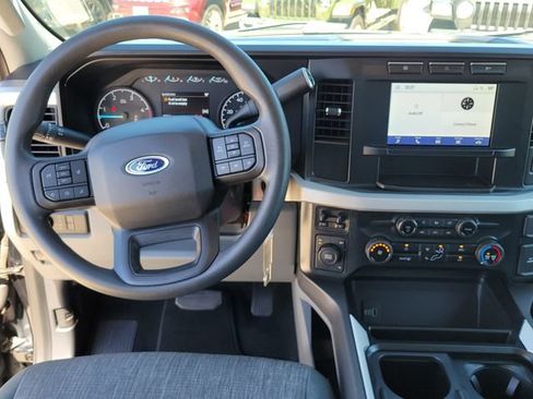 Used 2023 Ford F250 XLT AWD/4WD image 10