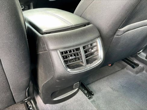 Used 2023 Chevrolet Malibu LT FWD image 32