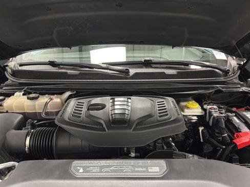 Used 2023 Jeep Wagoneer 4WD image 26