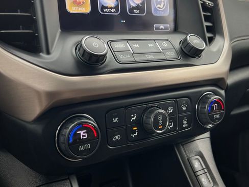 Used 2019 GMC Acadia Denali w/ Technology Package image 60