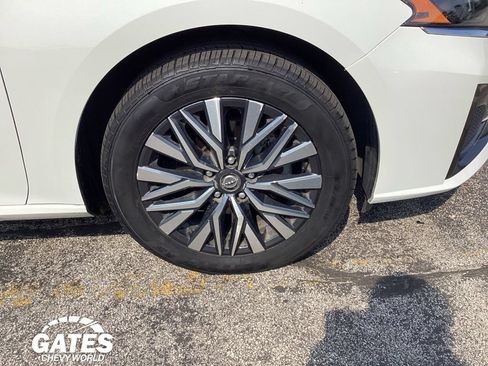 Used 2025 Nissan Altima 2.5 SV AWD/4WD image 28