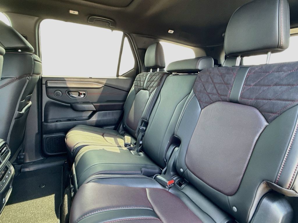 New 2026 Honda Pilot Black Edition image 17
