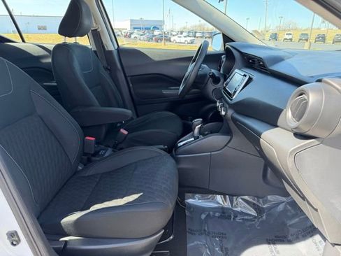 Used 2021 Nissan Kicks S FWD image 9