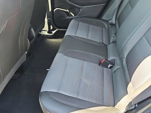 Used 2025 Chevrolet Trax LT FWD image 28