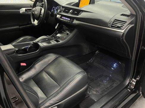 Used 2011 Lexus CT 200h Premium w/ Leather Pkg image 14