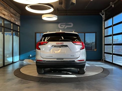 Used 2021 GMC Terrain SLT w/ Infotainment Package II AWD/4WD image 4