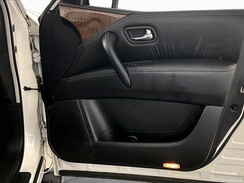 Used 2020 Nissan Armada Platinum w/ Captain's Chairs Package RWD image 21