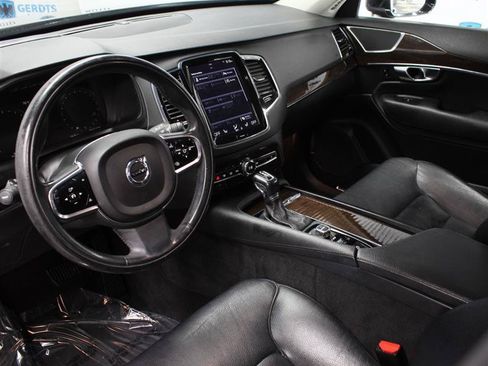 Used 2016 Volvo XC90 T6 Momentum AWD/4WD image 7