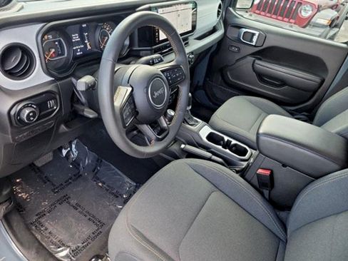 Used 2024 Jeep Gladiator Sport AWD/4WD image 17